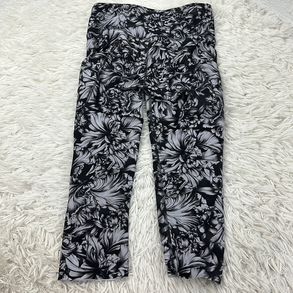 Lululemon Fast & Free Crop II *Nulux 19" Night Garden Ice Grey Black - Picture 6 of 7